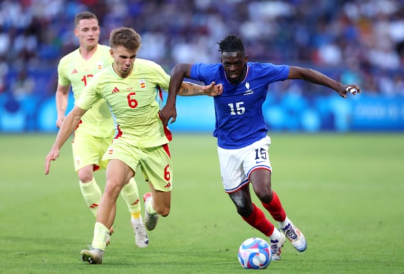 后卫身体对抗强度惊人，主帅盛赞